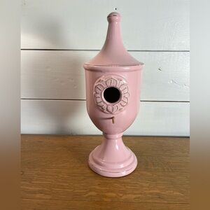 Maisonnette décorative en céramique rose – Creative Co-Op Co. Inc., Memphis TN